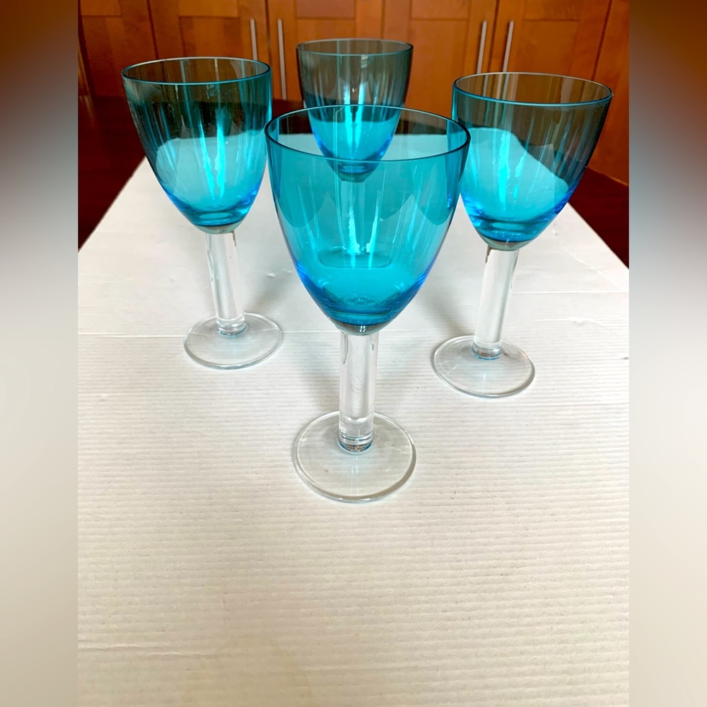 Set of 4 Turquoise blue glasses with clear glass stem tall wine water glasses